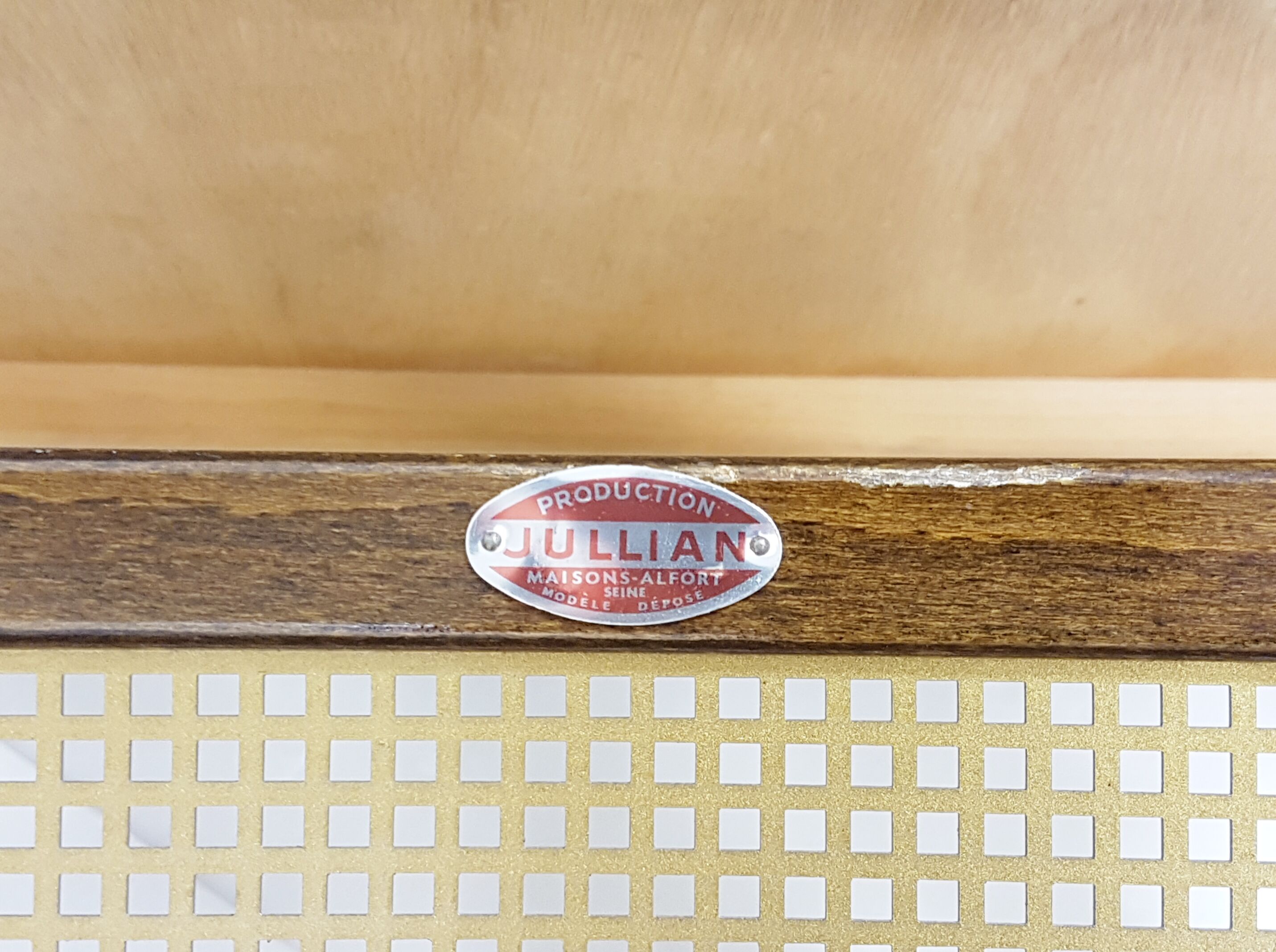 Serving table 1960