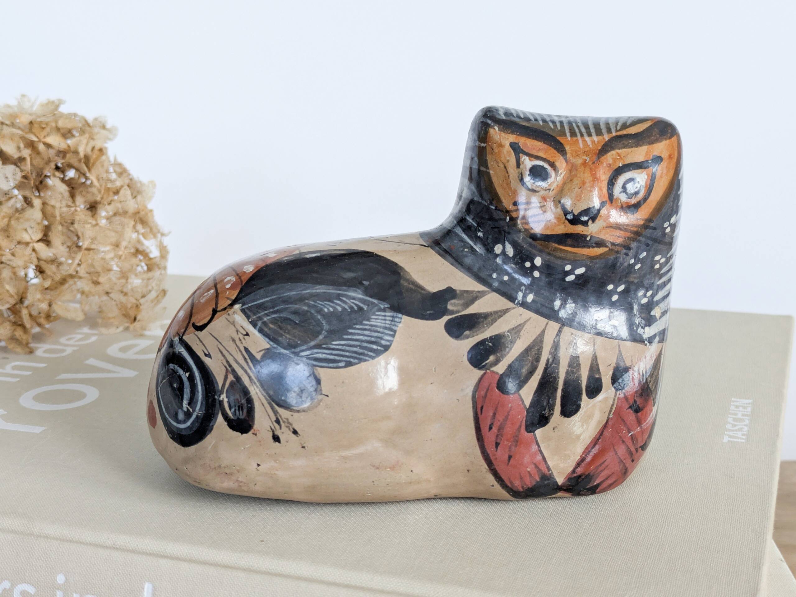 Cat figurine in Tonalá pottery, Mexico, handmade folk art.