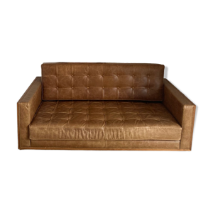 Très beau canapé style chesterfield