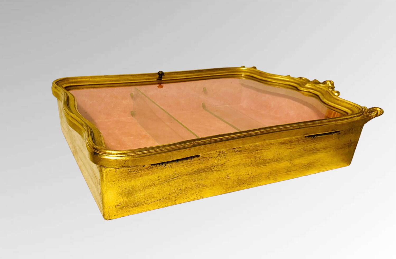 Vitrine murale de style Louis XV Rocaille Bois doré