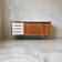 Buffet vintage en bois avec tiroirs blancs en formica