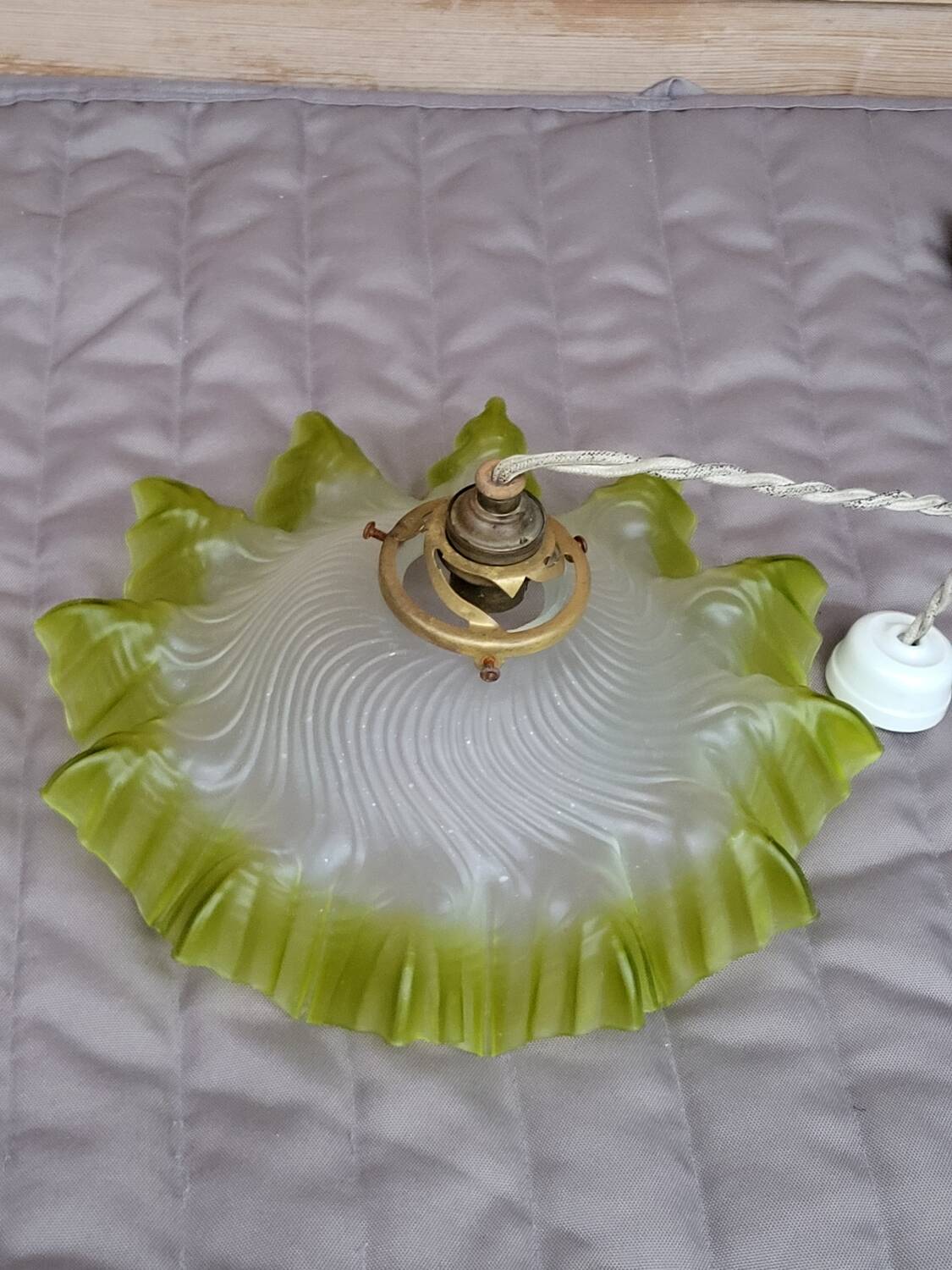 Pleated Frosted Glass Lampshade with Green Ouraline Border, 19th Century