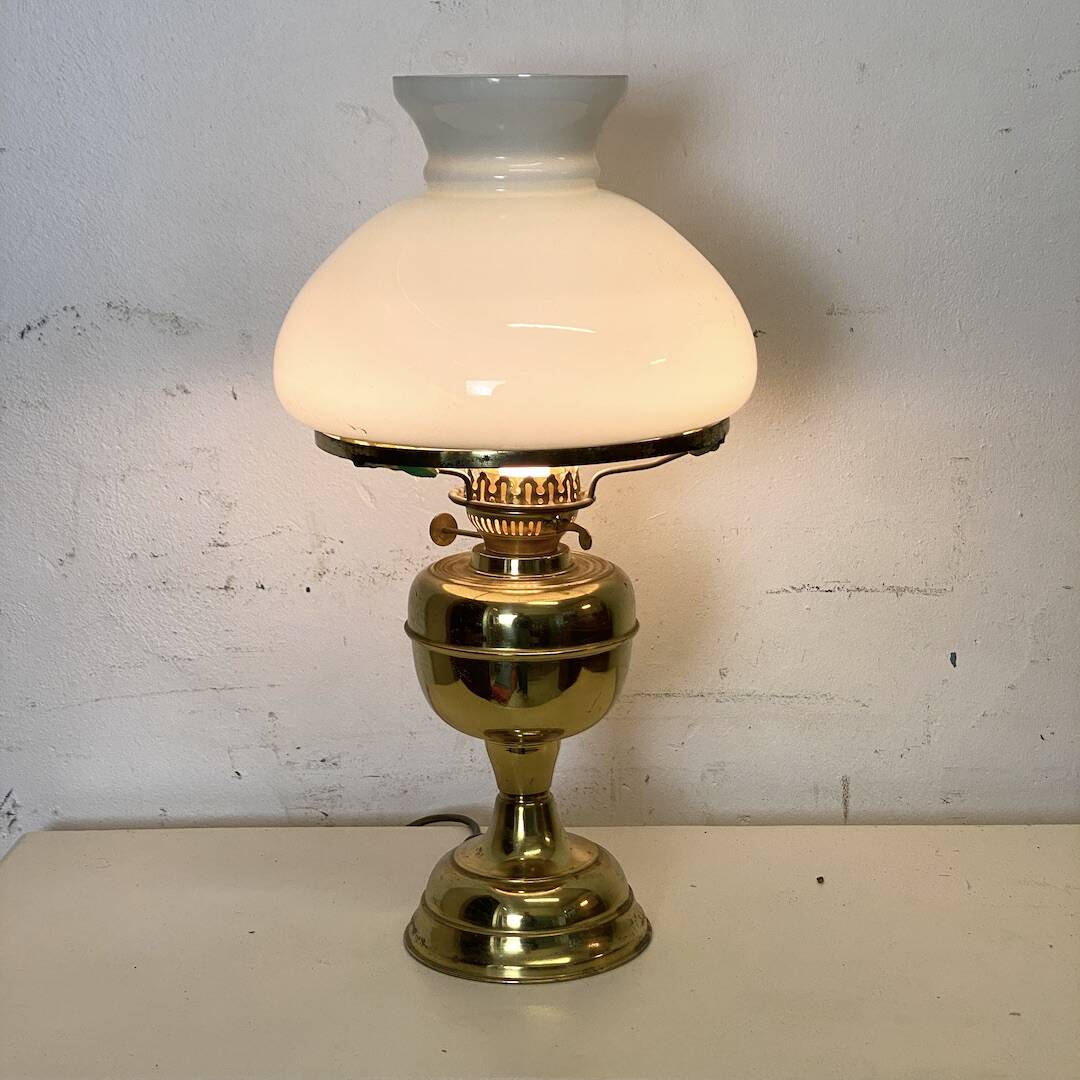 19th century lamp in brass and opaline