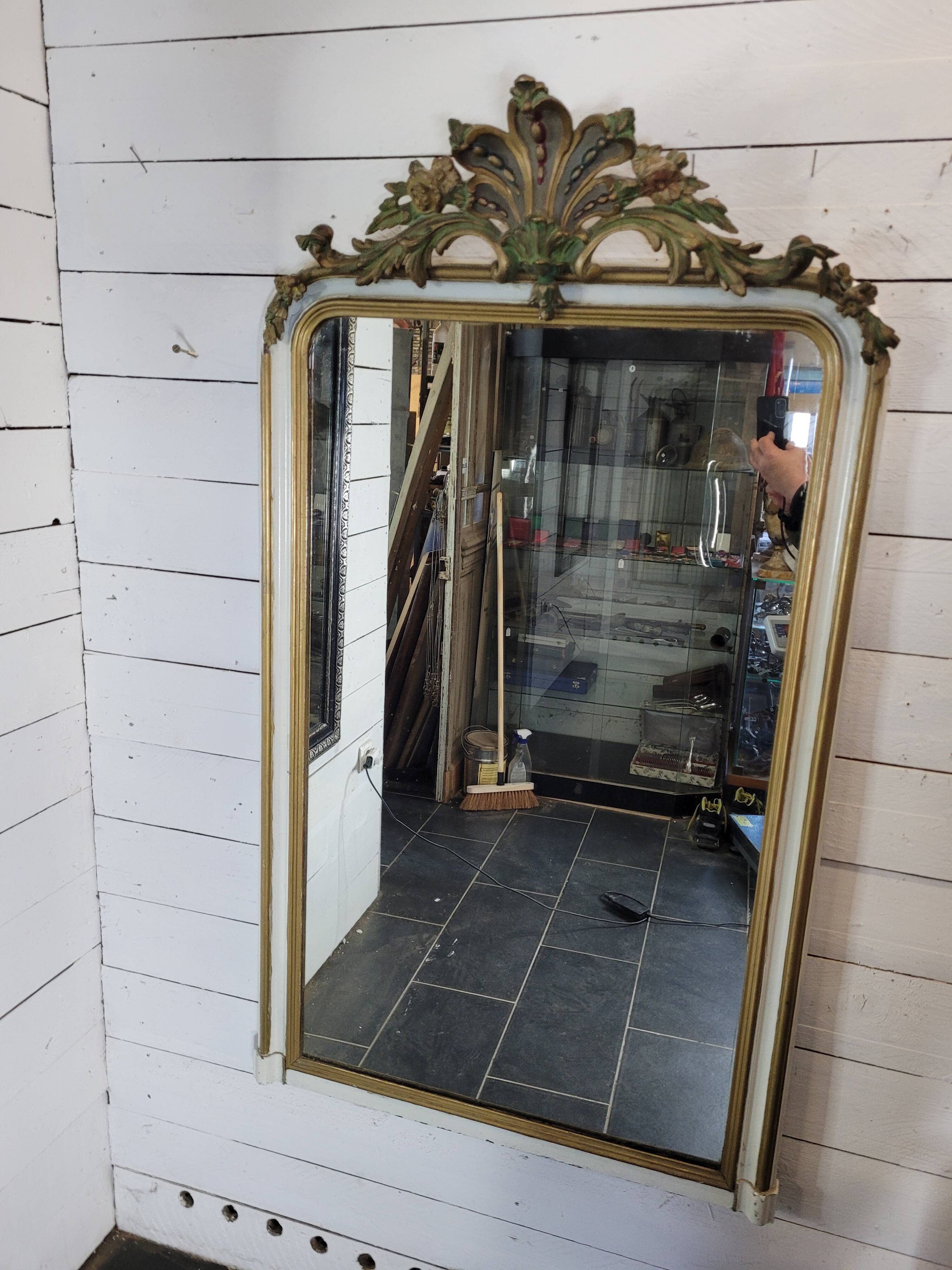 Old Louis XV style mirror with gold and white patina, 145×82cms
