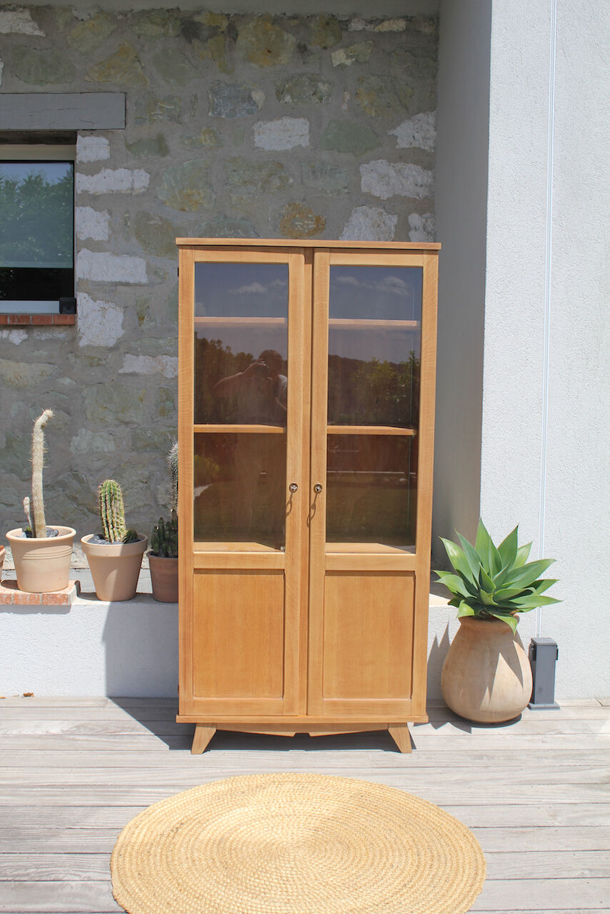 Glass cabinet feet compass