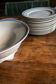 Lot de vaisselle en faïence d'Onnaing 16 assiettes 1 plat 1 saladier