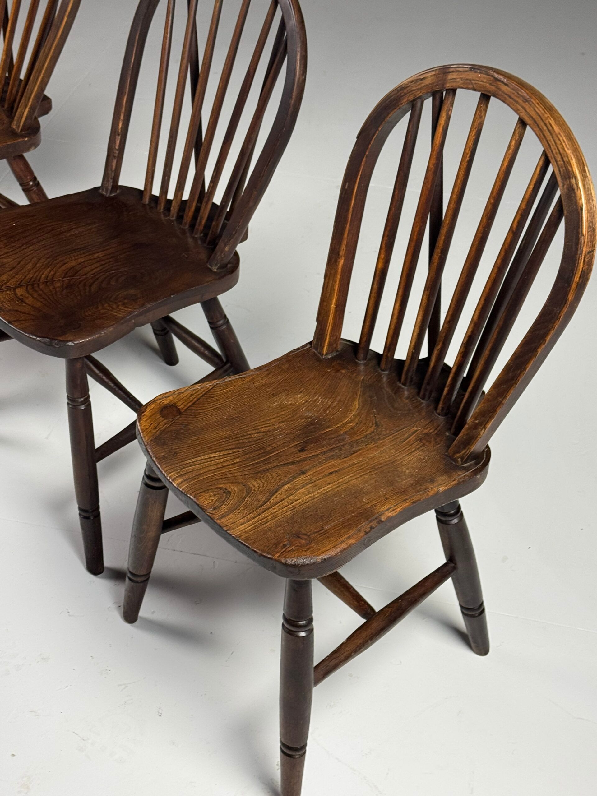 Set of 4 Windsor dining chairs