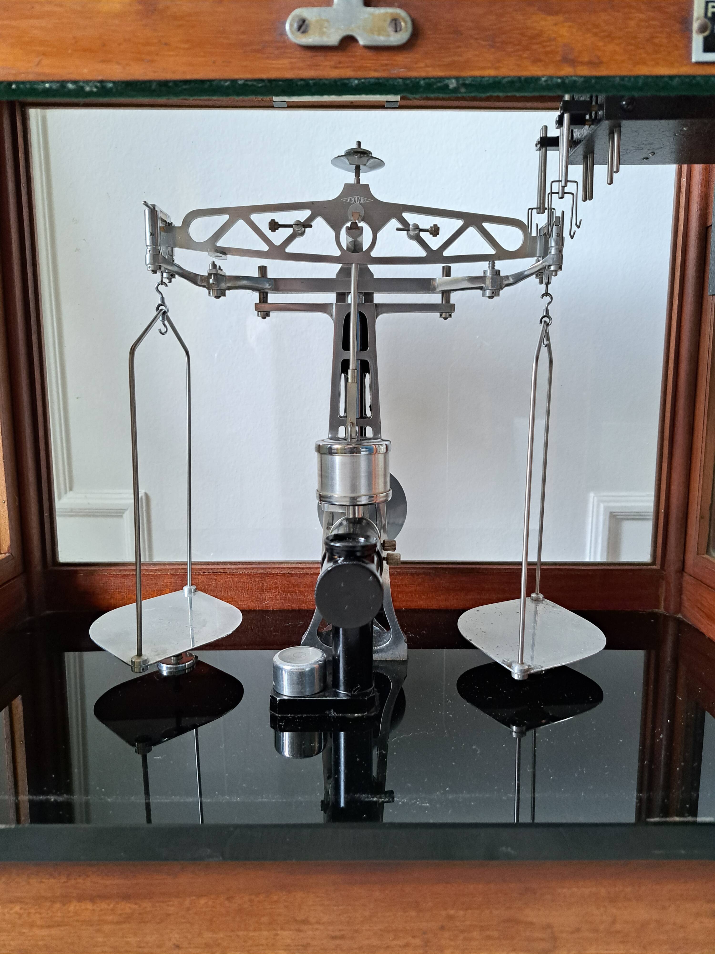 Precision scale 50s