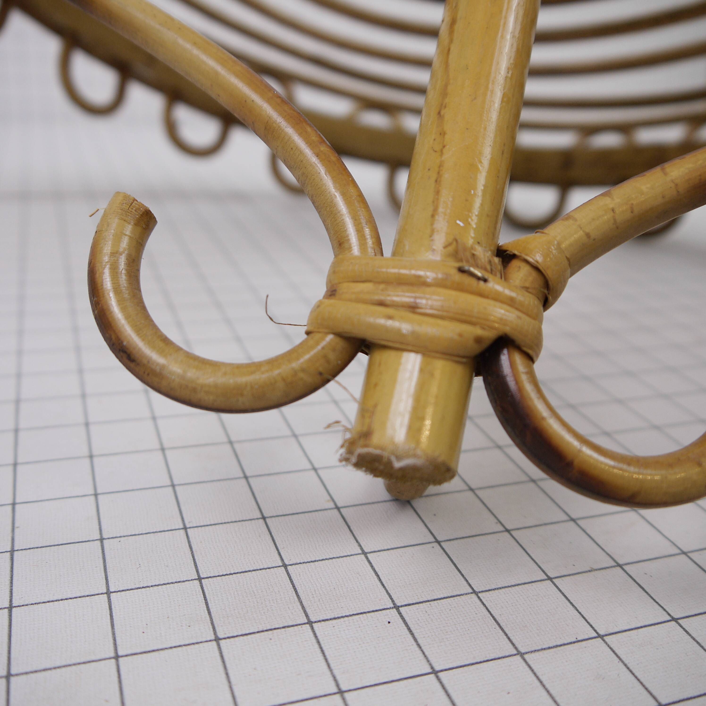 Half-moon rattan shelf and coat holder