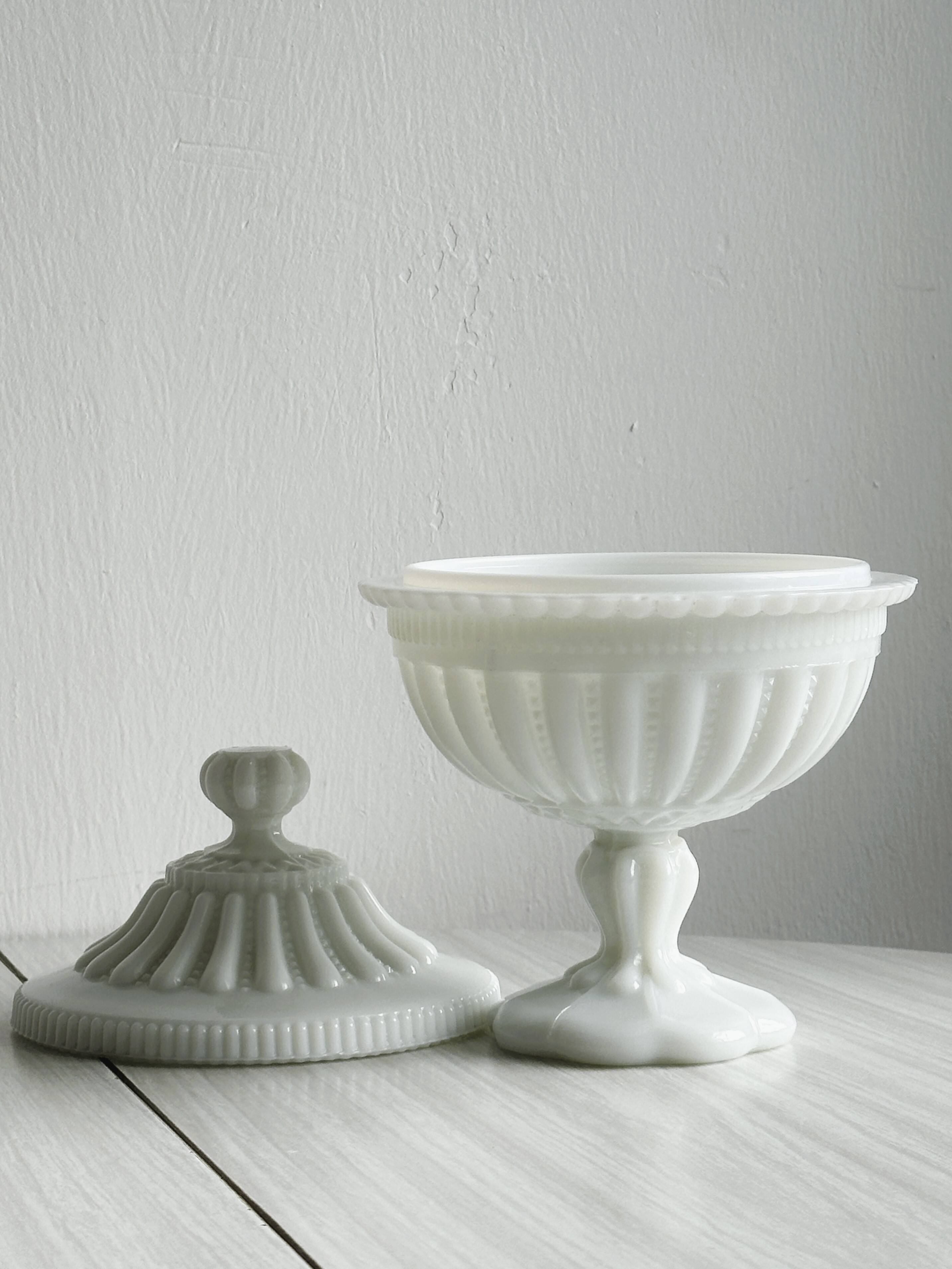 Footed cup, candy box with white opaline lid