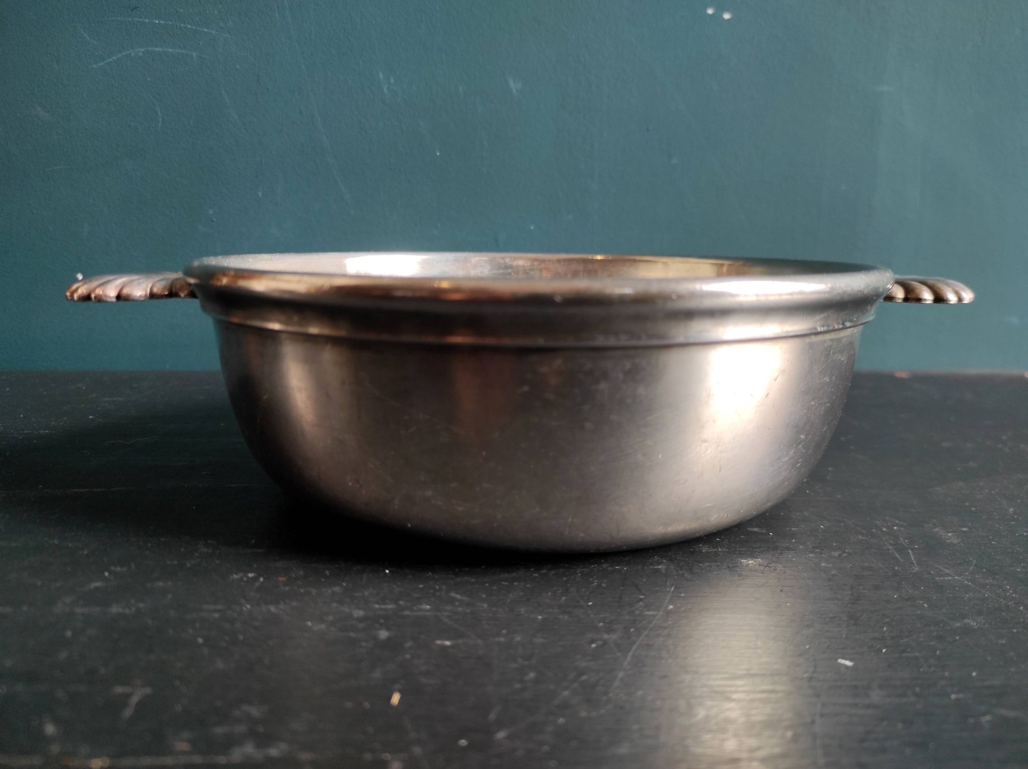 Set of two French silver plated serving plates, by Felix Frères orfèvrerie