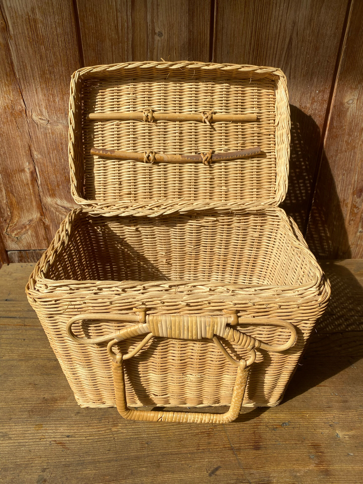 Valisette en rotin vintage