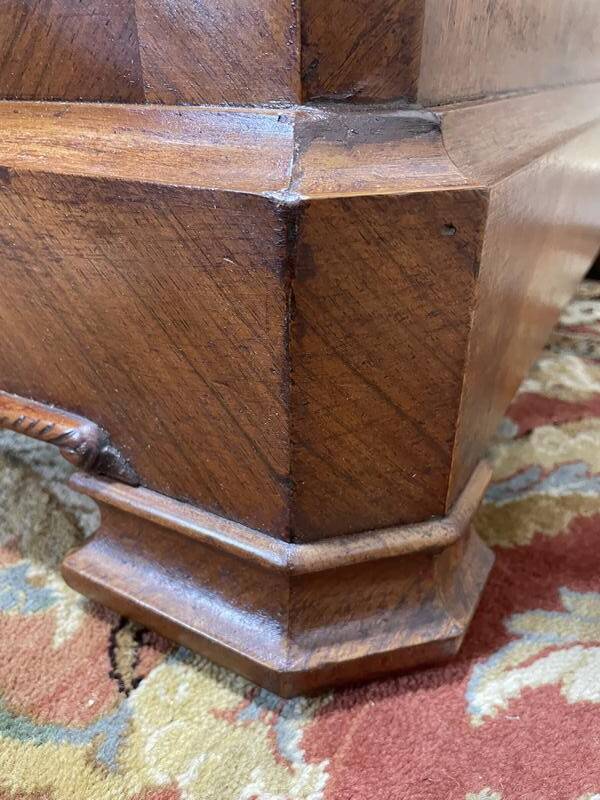 Commode Louis Philippe en noyer restaurée