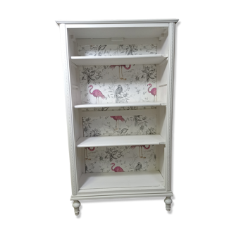 WARDROBE WITH WALLPAPER