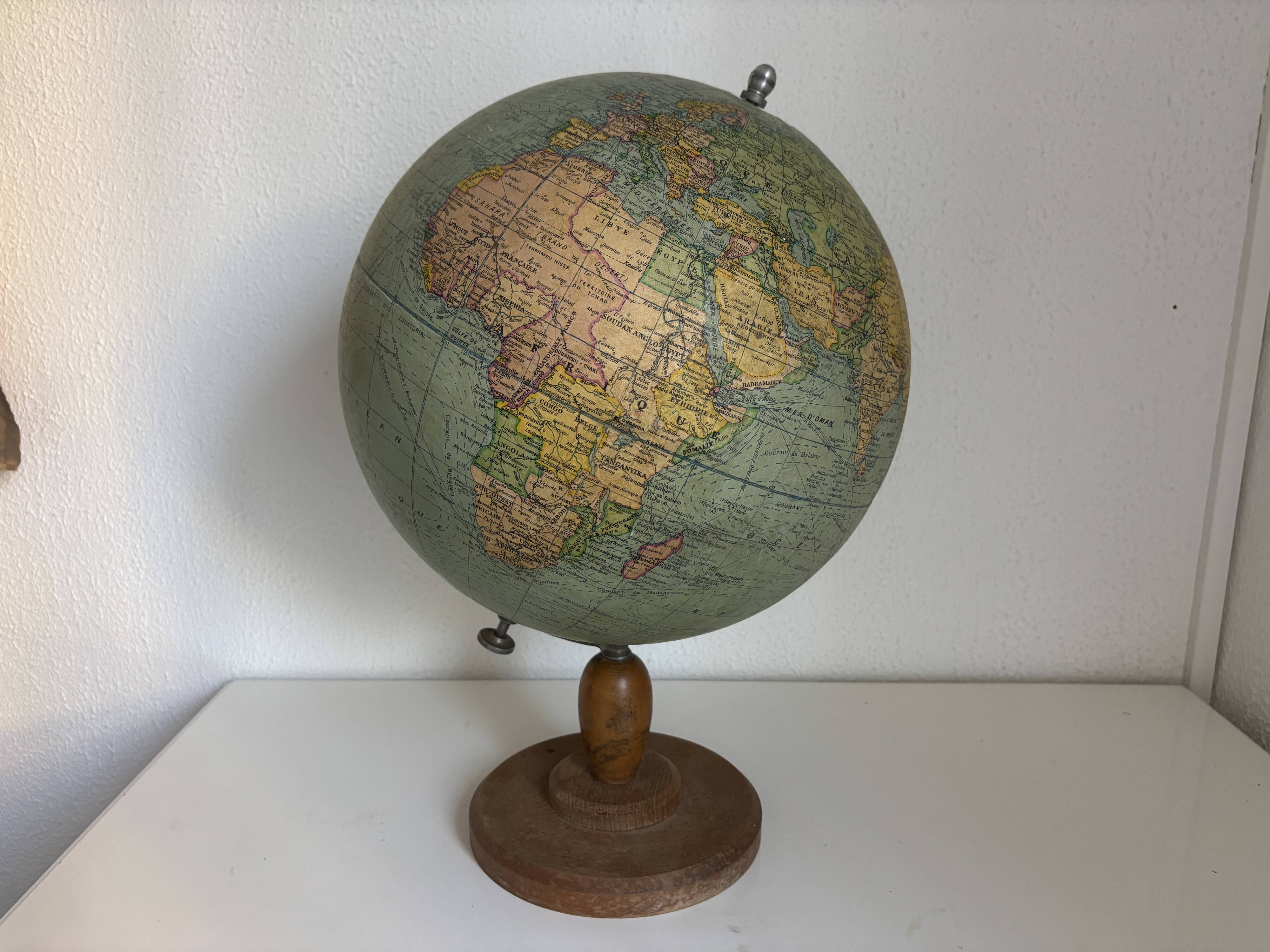 Globe vintage 1950 terrestre Girard et Barrère et Thomas - 46 cm