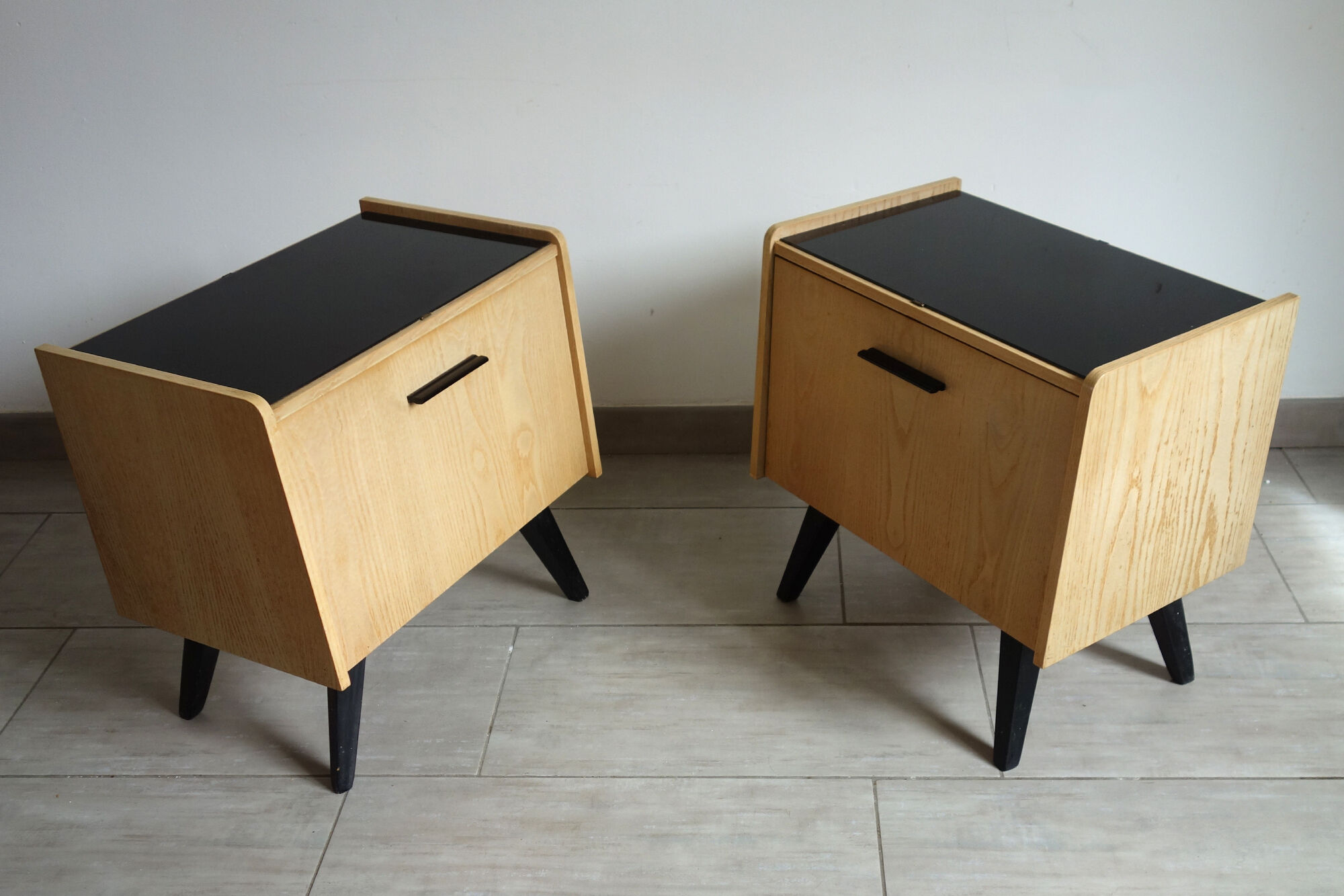 Pair of bedside tables 60 feet compass