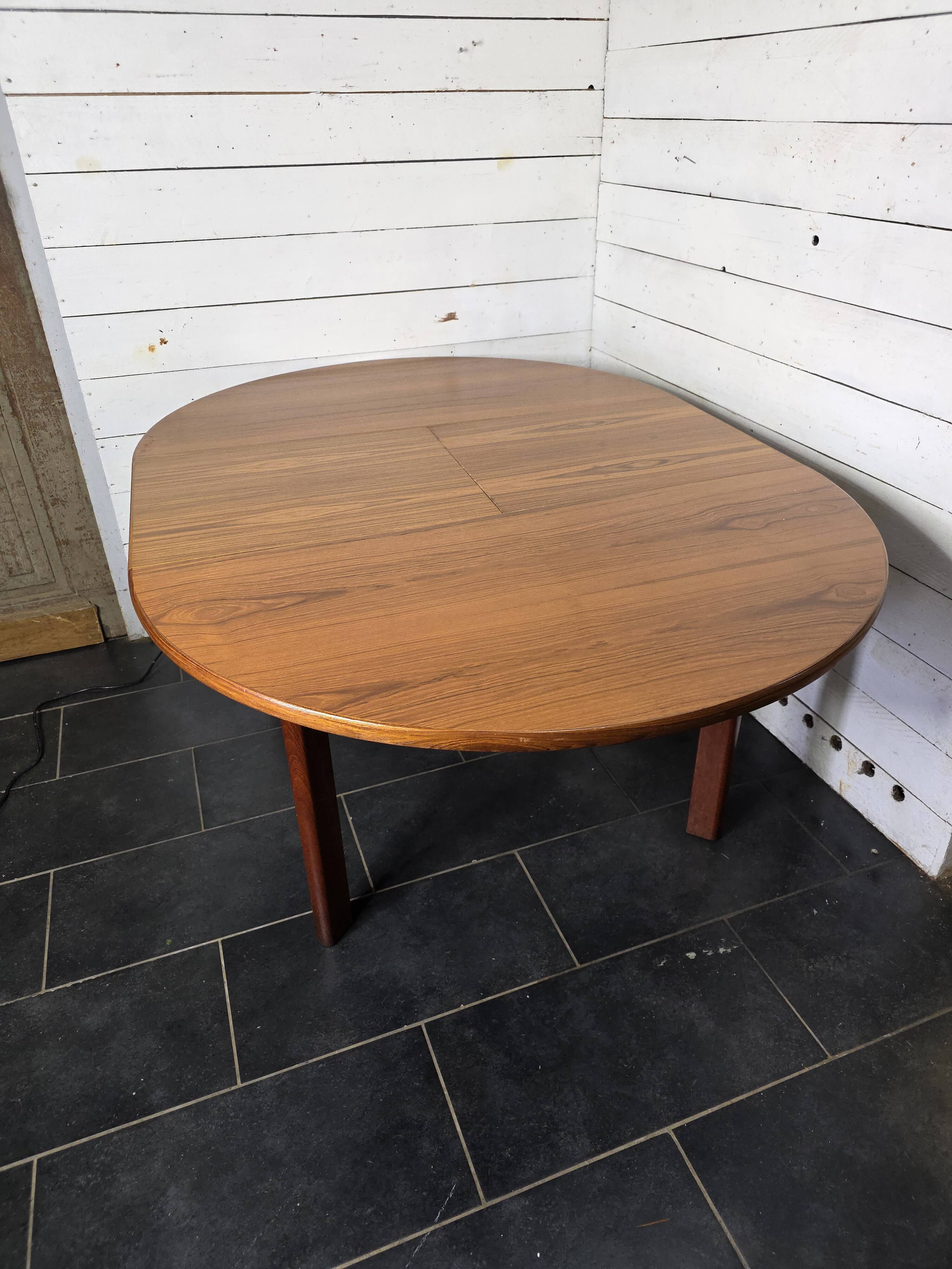 Vintage 60s extendable round teak table