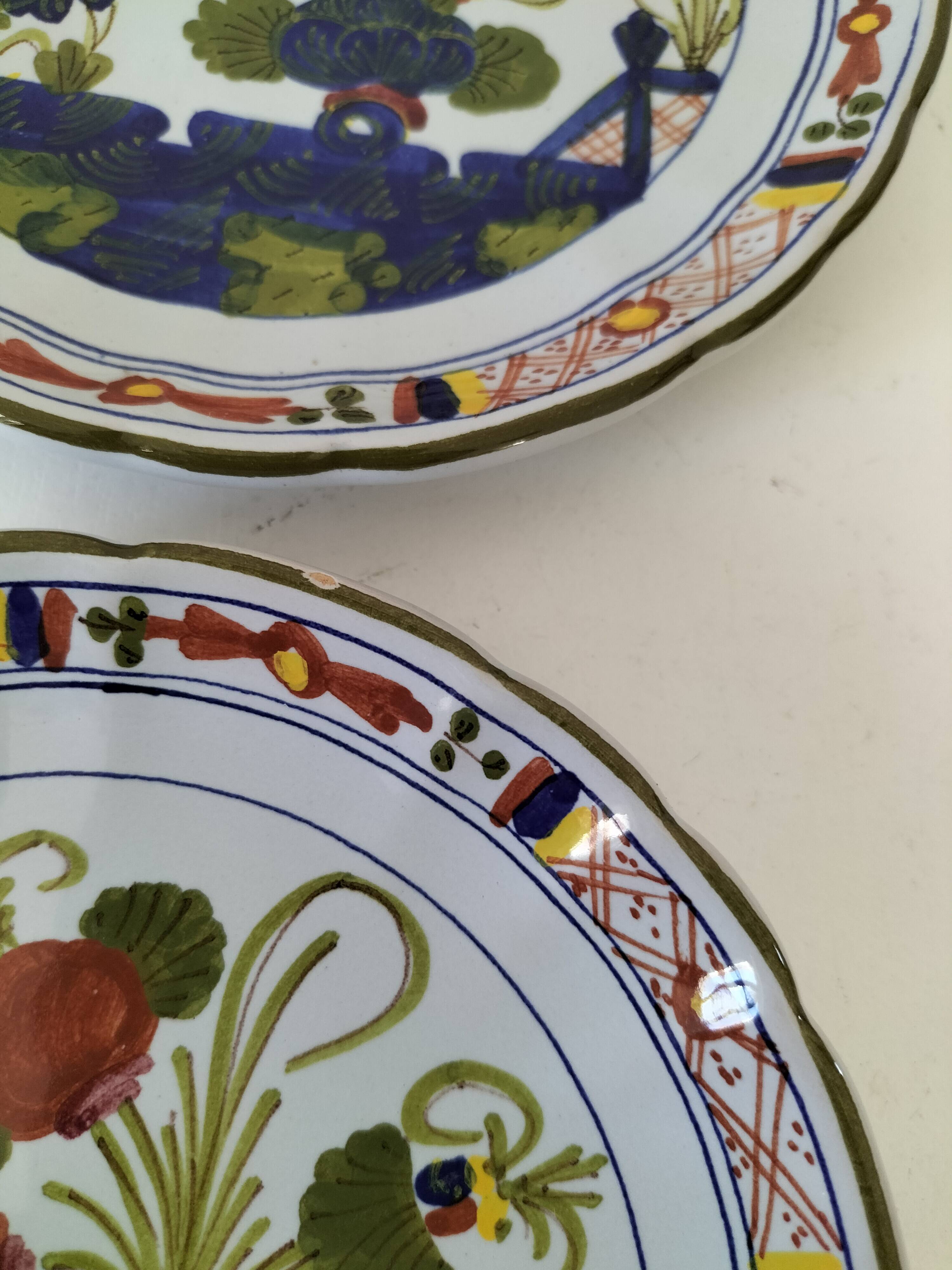 Rare duo of Italian earthenware plates – CACF Faenza