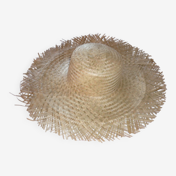 Braided straw capeline hat
