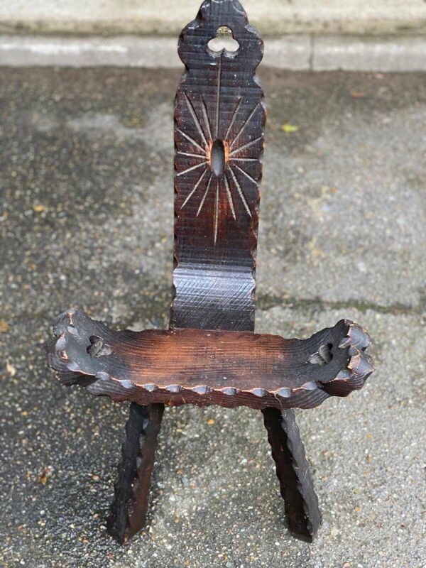 Chaise brutaliste espagnole en bois massif 1960