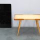 Table basse en hêtre et en verre opaque, années 1960, Tchécoslovaquie