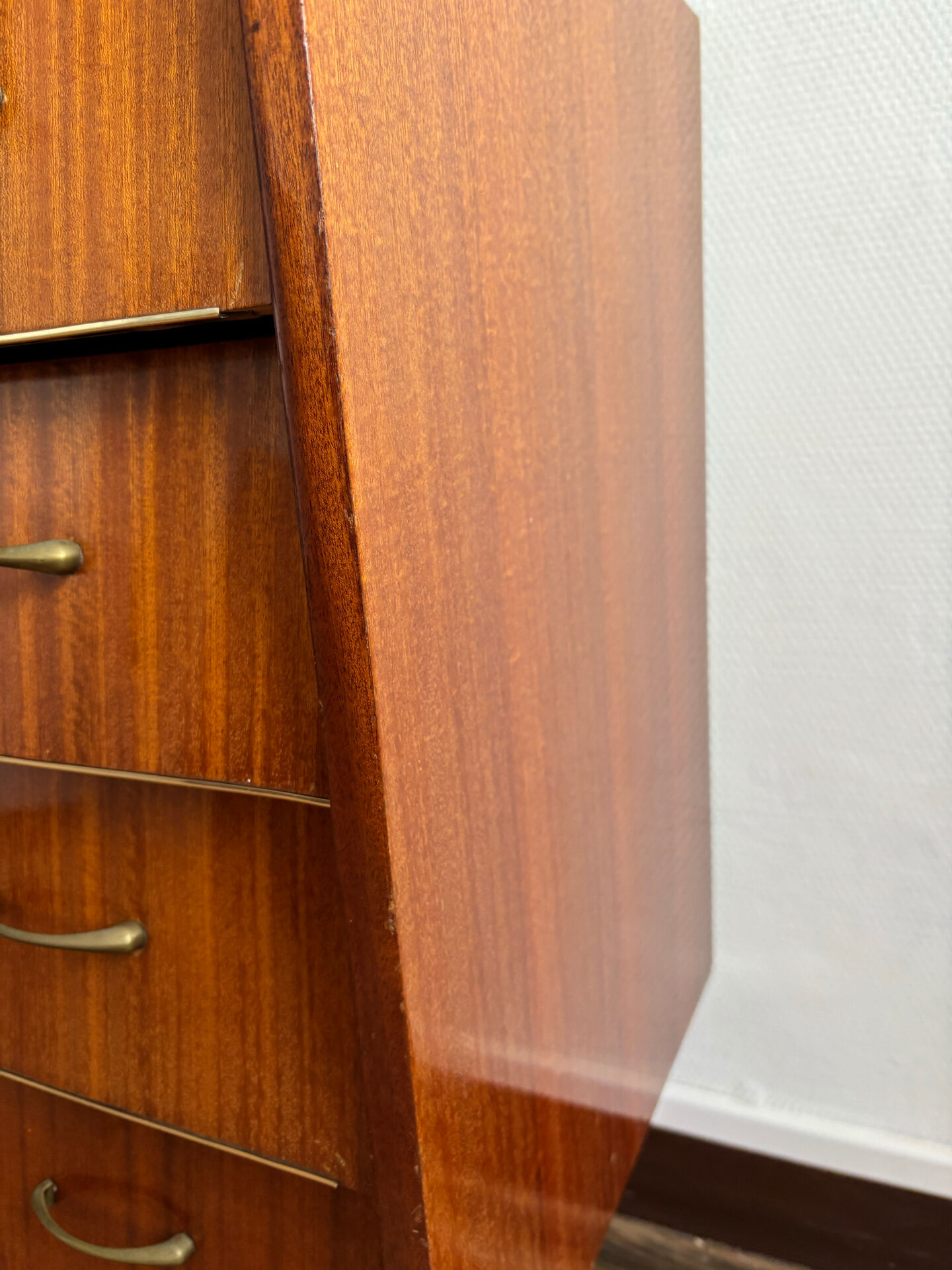 Vintage chest of drawers