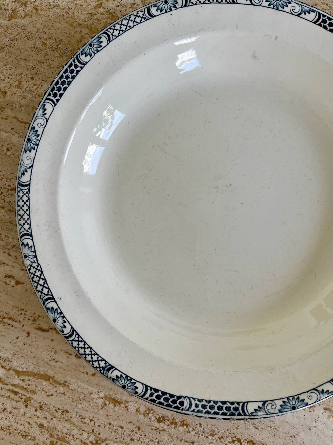 Duo of iron earth dishes