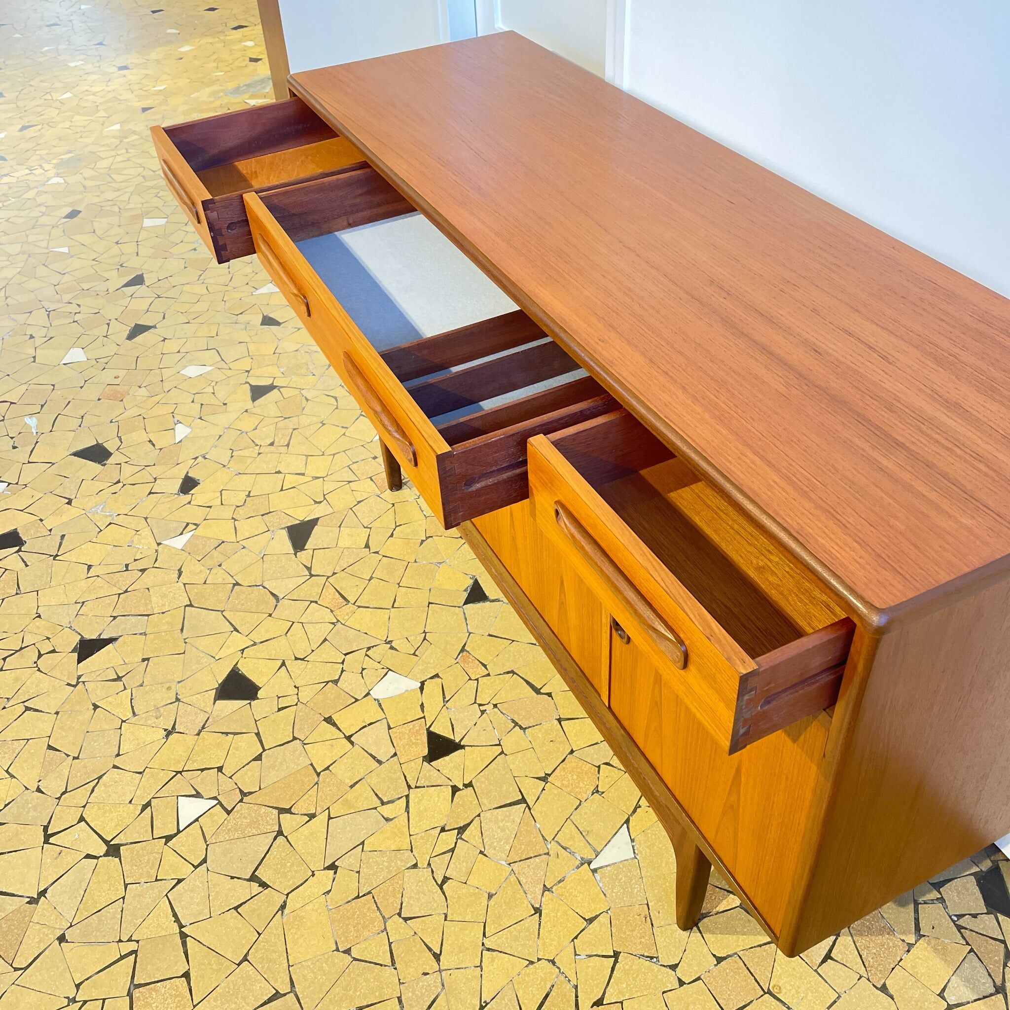 Enfilade Gplan Fresco 152cm