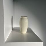 Oblong vase in white ceramic Vintage Habitat