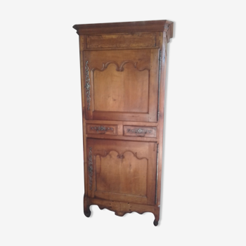 Wardrobe in 18th century walnut