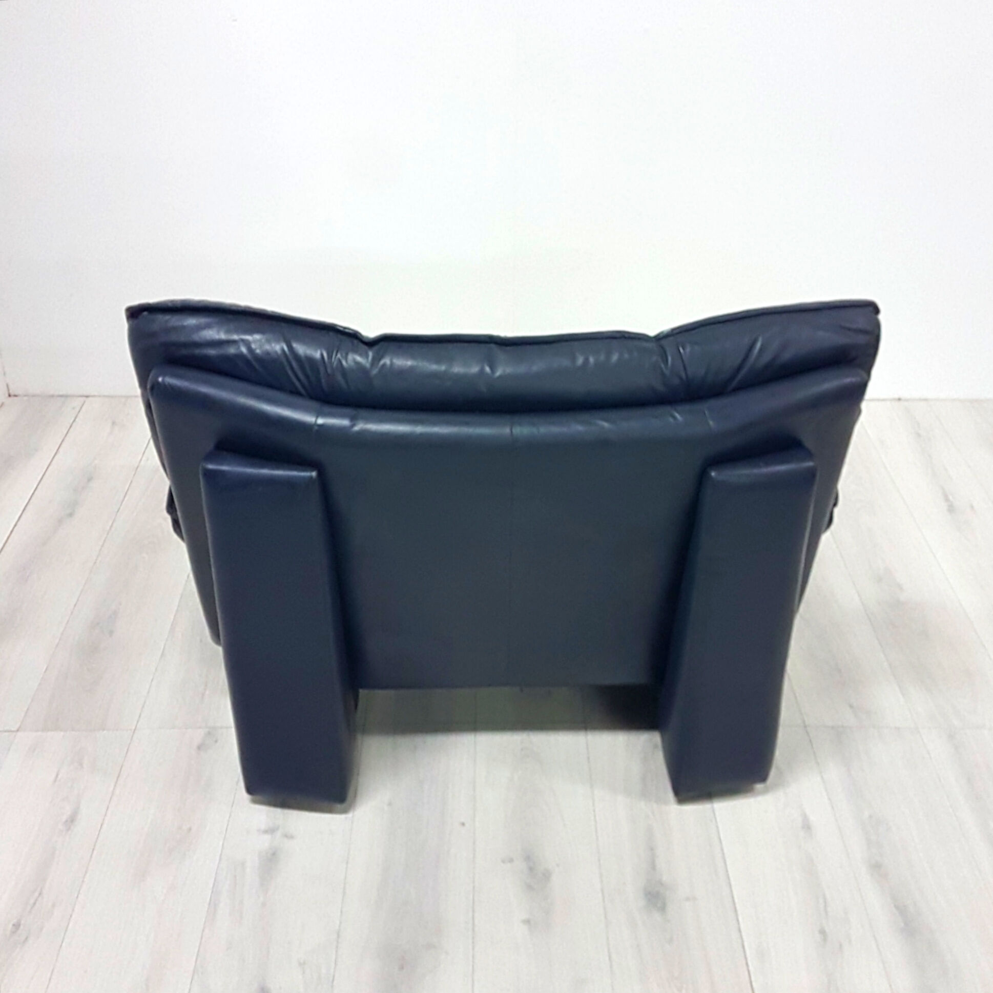 Post modern leather lounge chairs with ottoman by Nicoletti Salotti, Italy 1980s