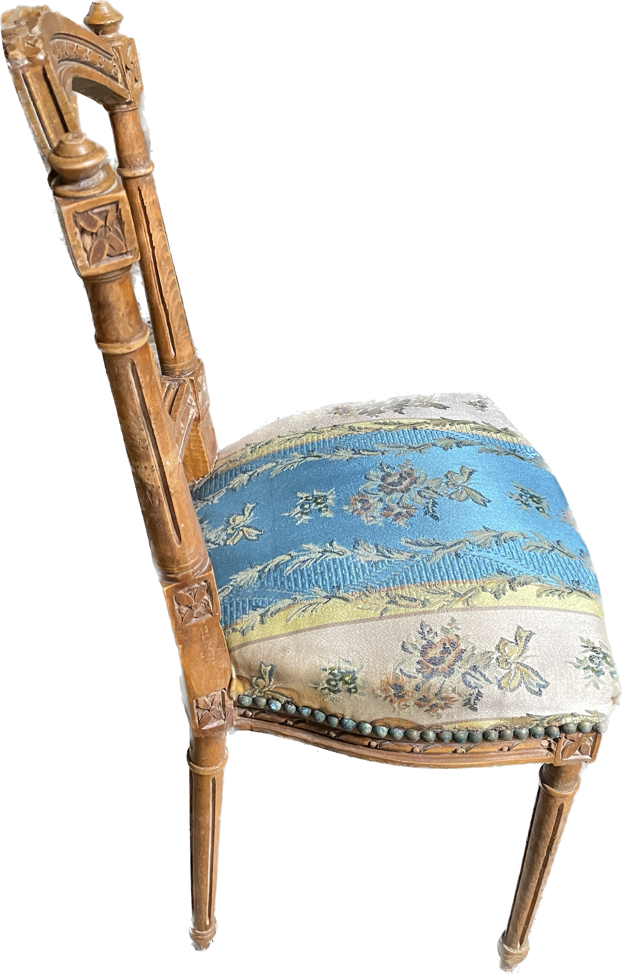Chaise en bois sculpté