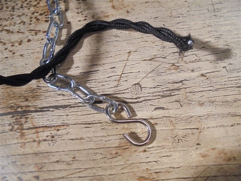 Enamelled sheet metal pendant light