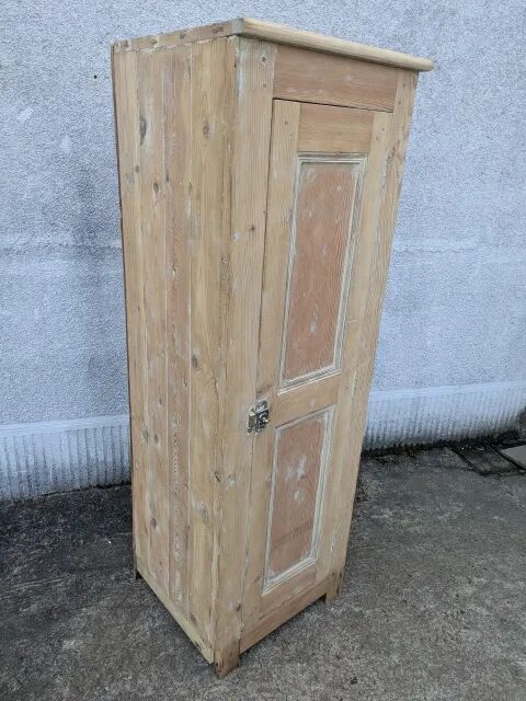 Small wardrobe in natural wood