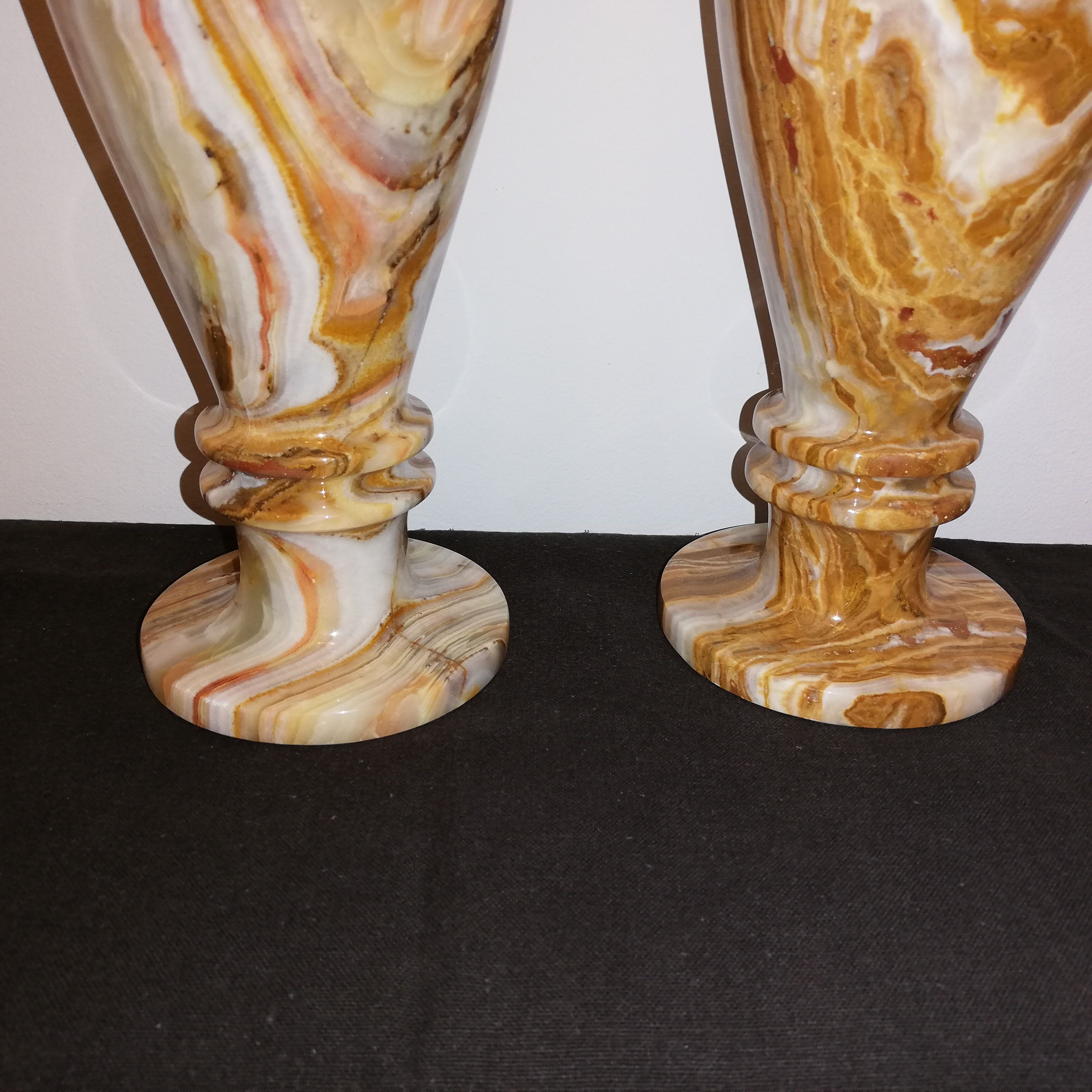 Duo of vases in onyx 30cm