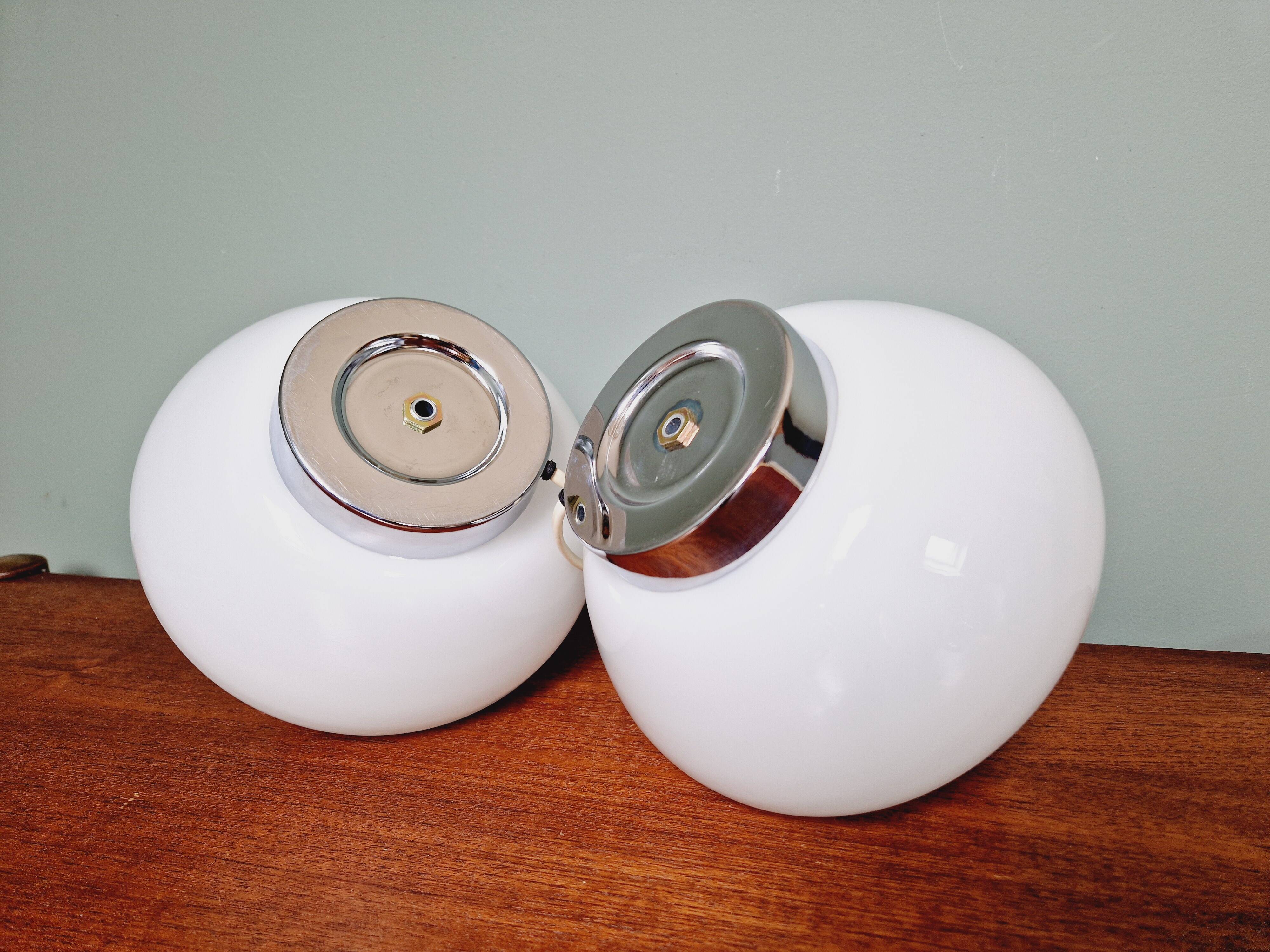Space Age table lamp in white opaline, 1970s