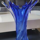 Large murano vase in blown art glass, cobalt blue. star shape. dim 30 x 22 cm