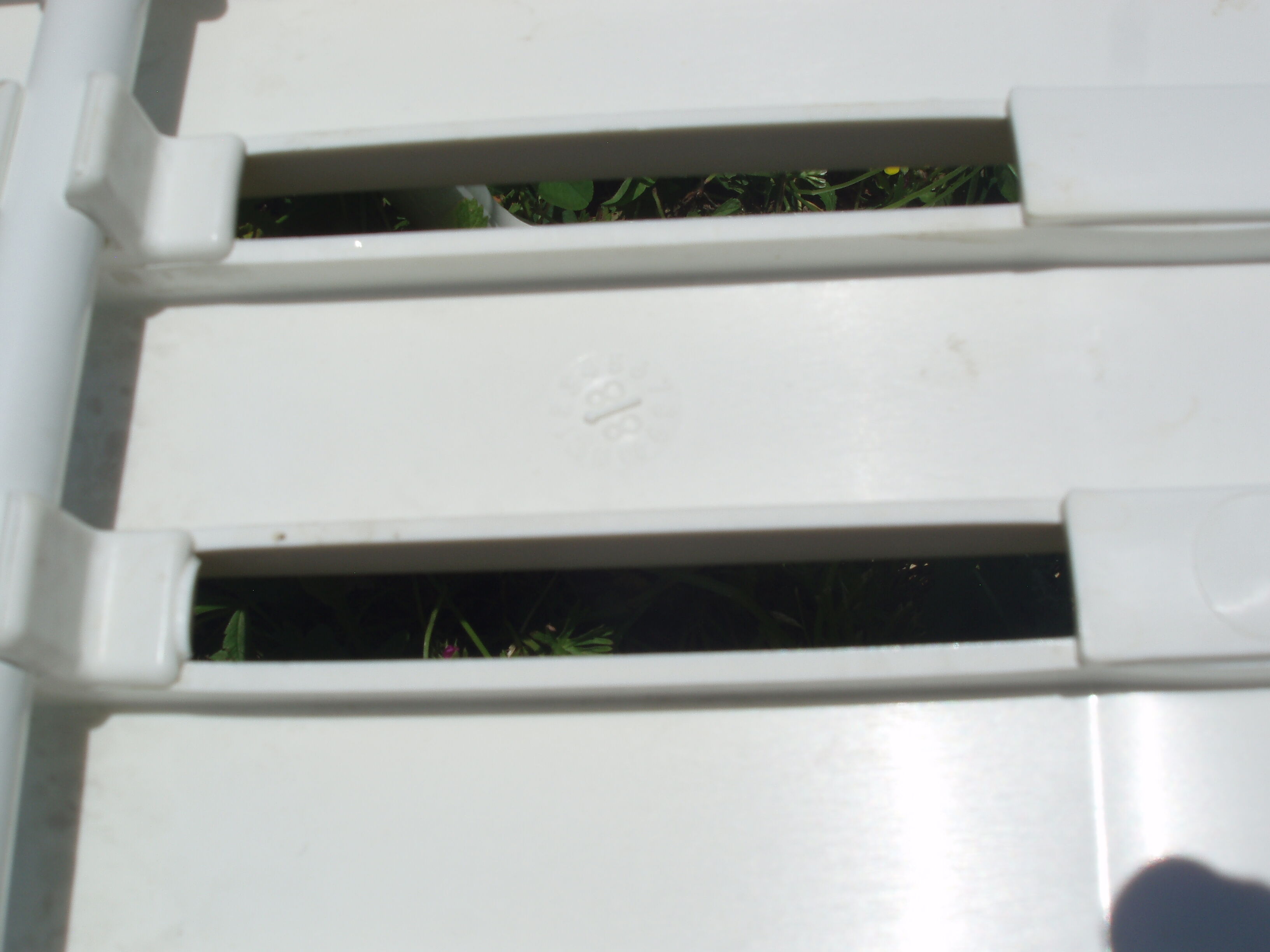 4 vintage white garden chairs in rilsan and plastic