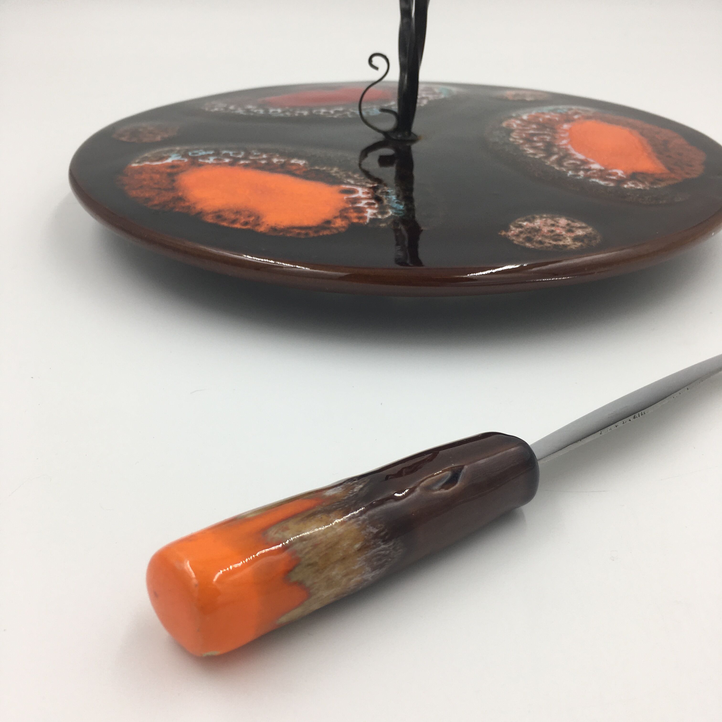 cheese platter with its Vallauris knife