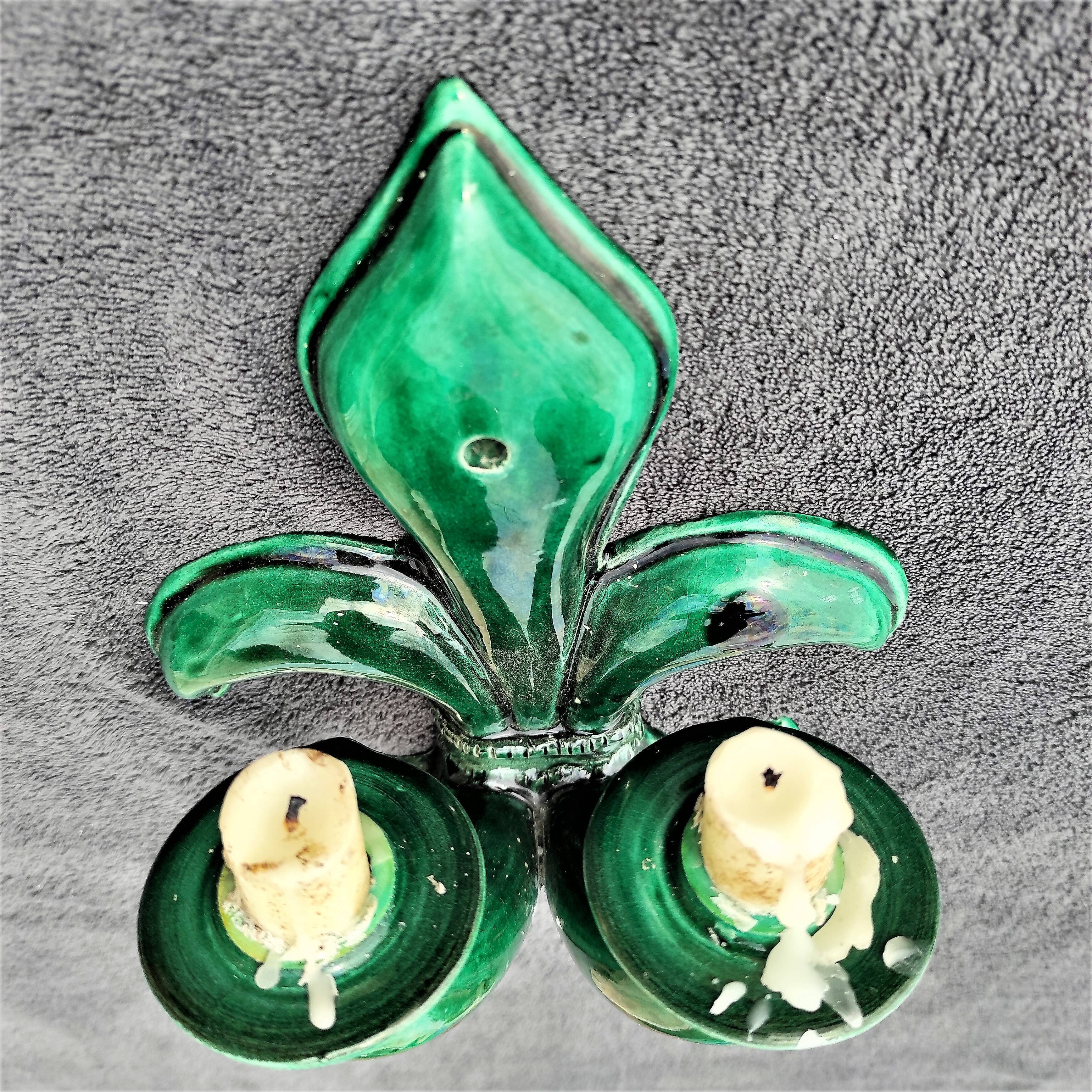 Sconce candlesticks fleur de lys in green ceramic
