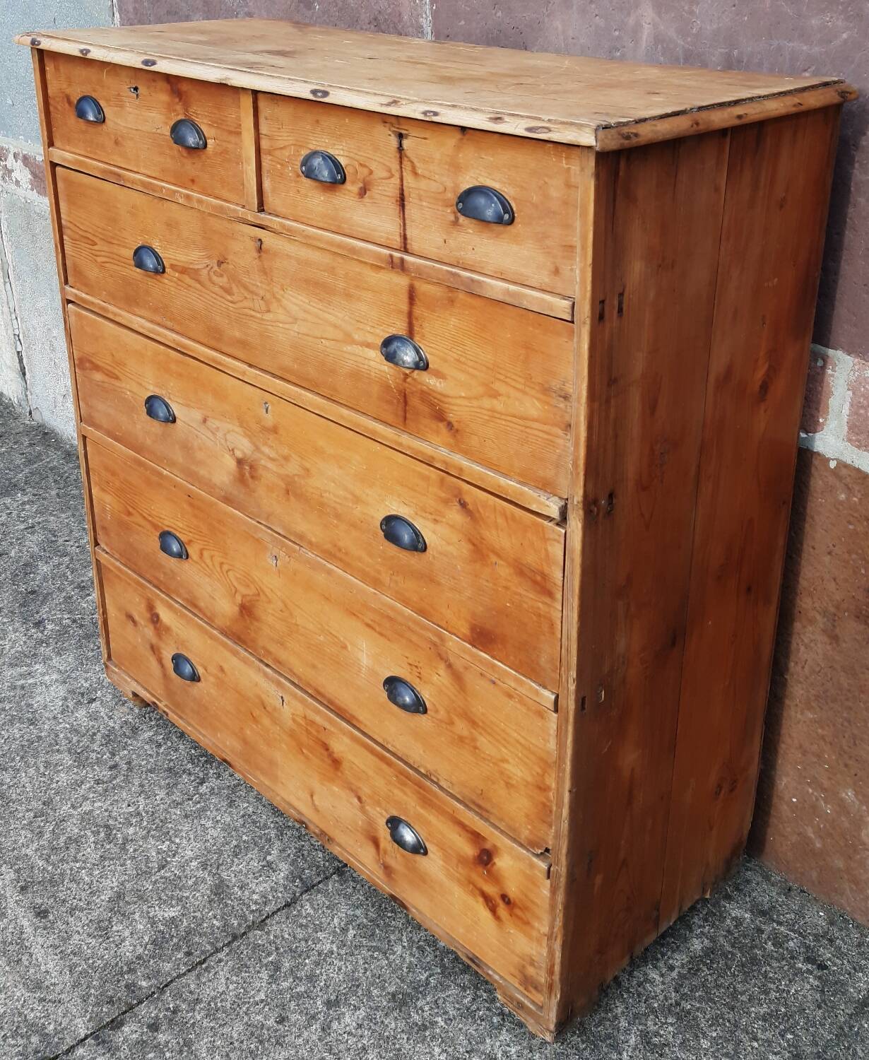Commode ou meuble à tiroirs