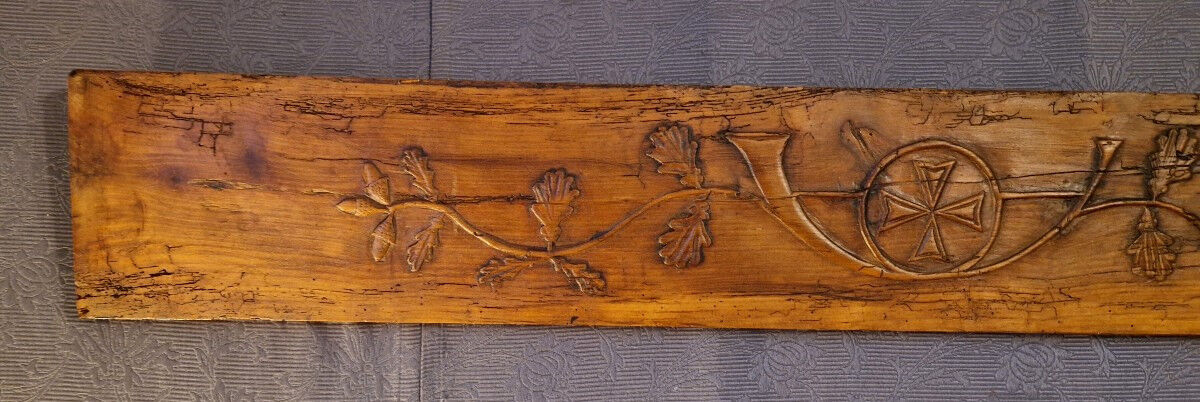 Panelling, ornamental pediment, 19th century.