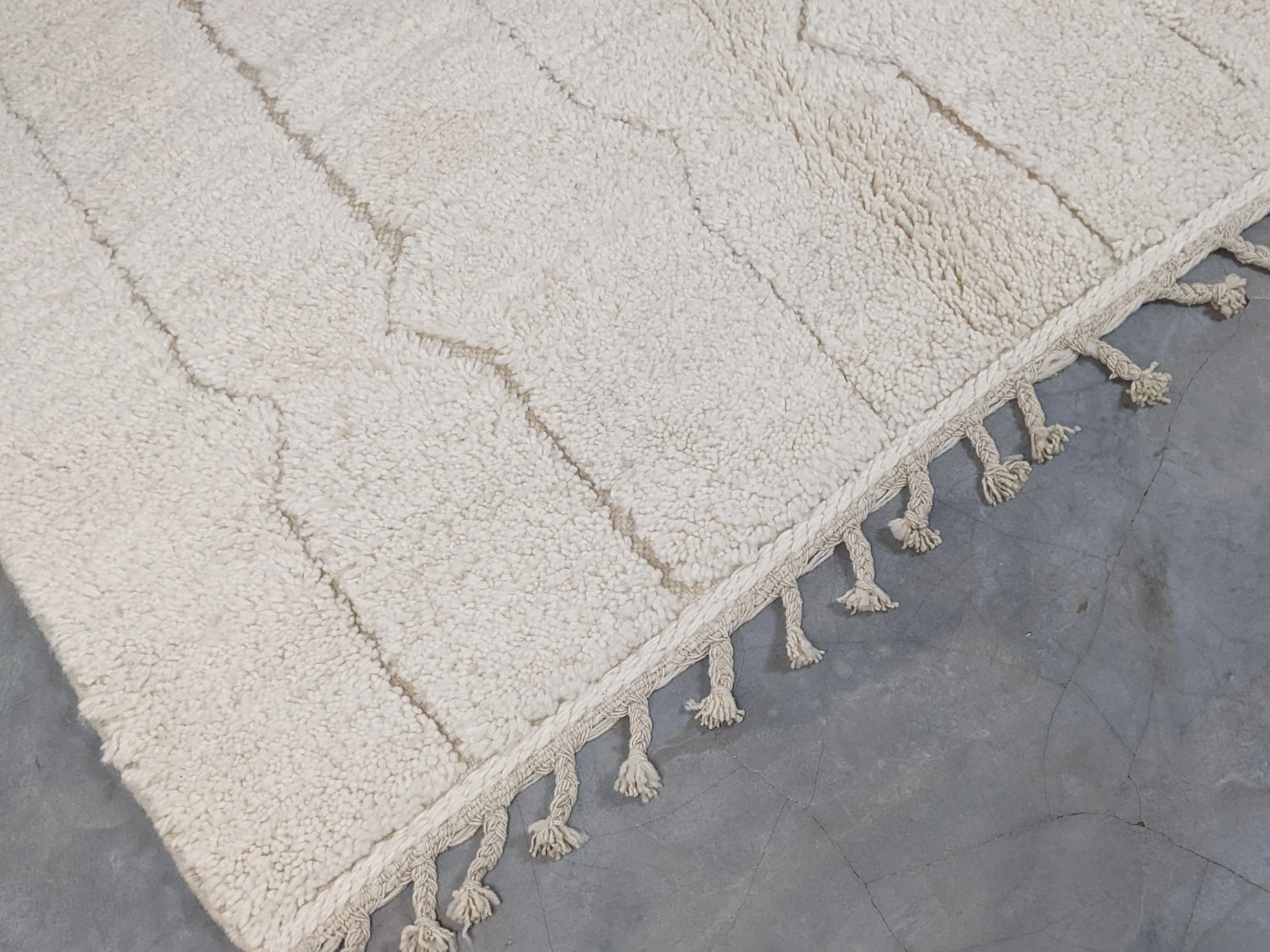 Large Beni Ouarain rug, 300 x 200 cm
