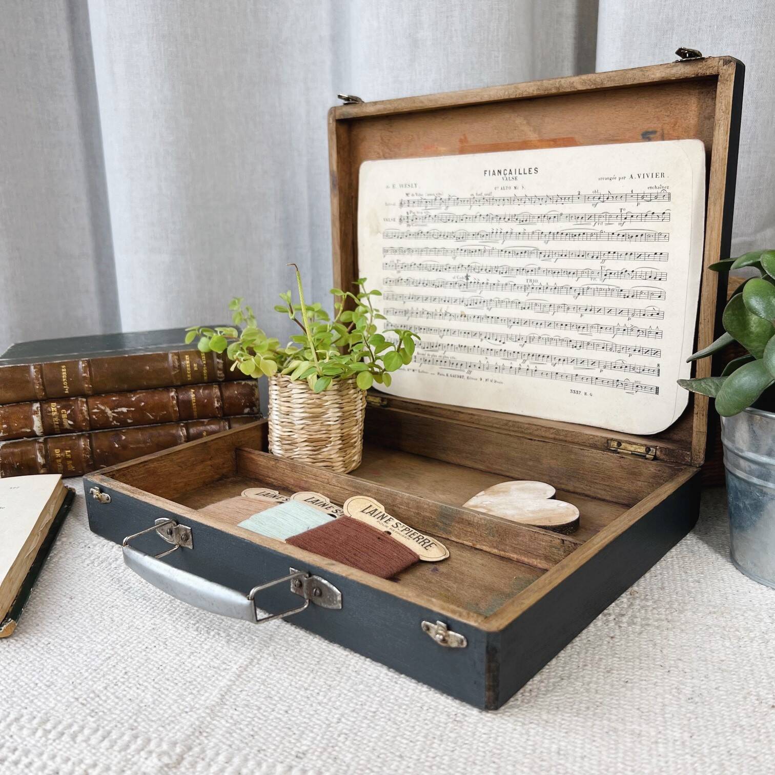 The painter's briefcase