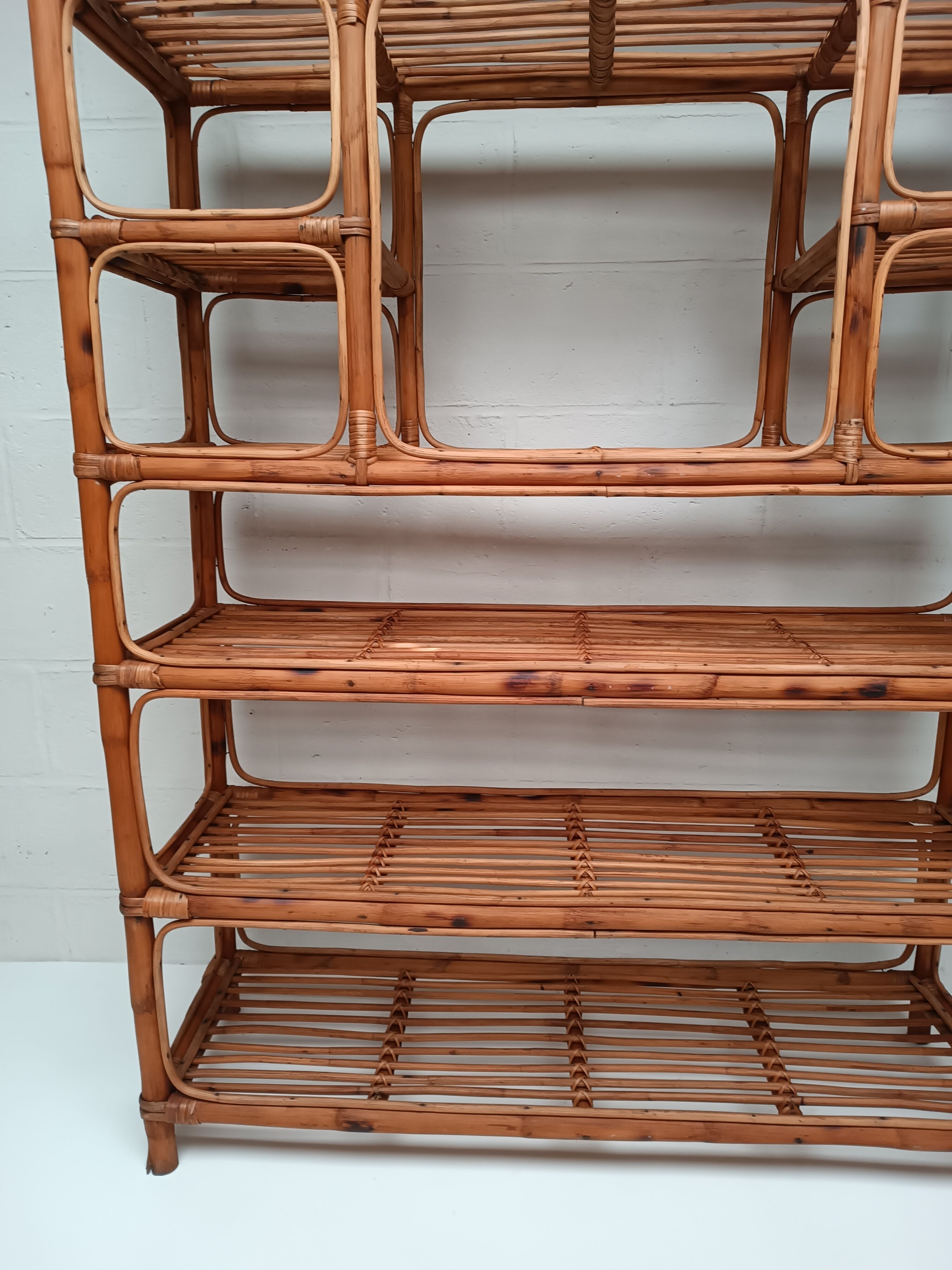 Bookcase shelf in bamboo and vintage rattan