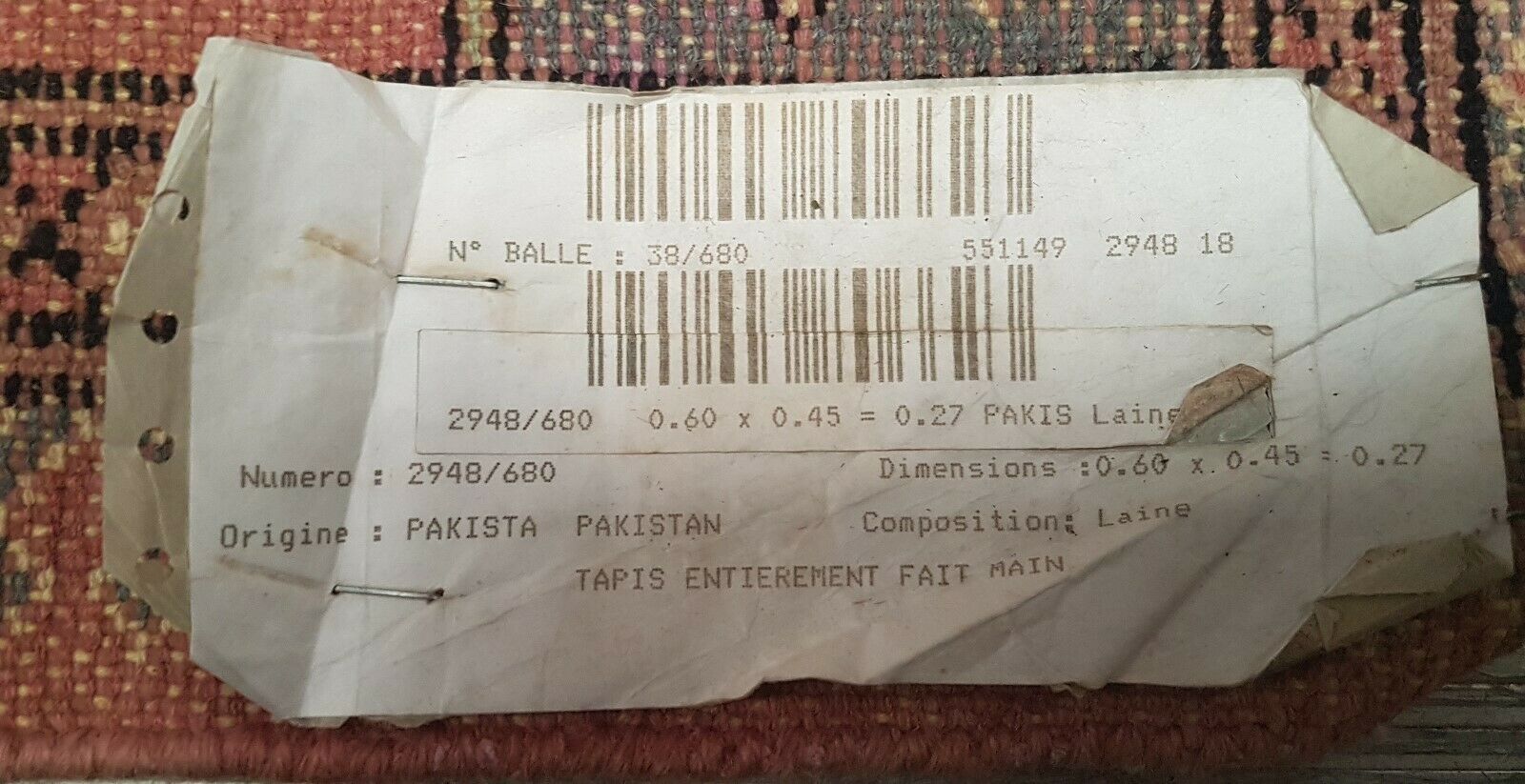 Pakistan's pure wool carpet dimensions 0.60 x 0.45 cm