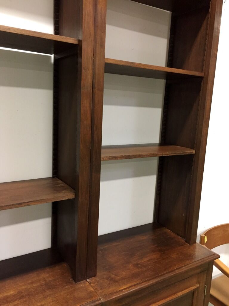 The 1940s oak bookcase