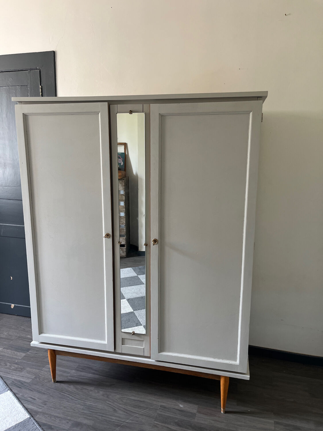 Armoire lin pieds compas