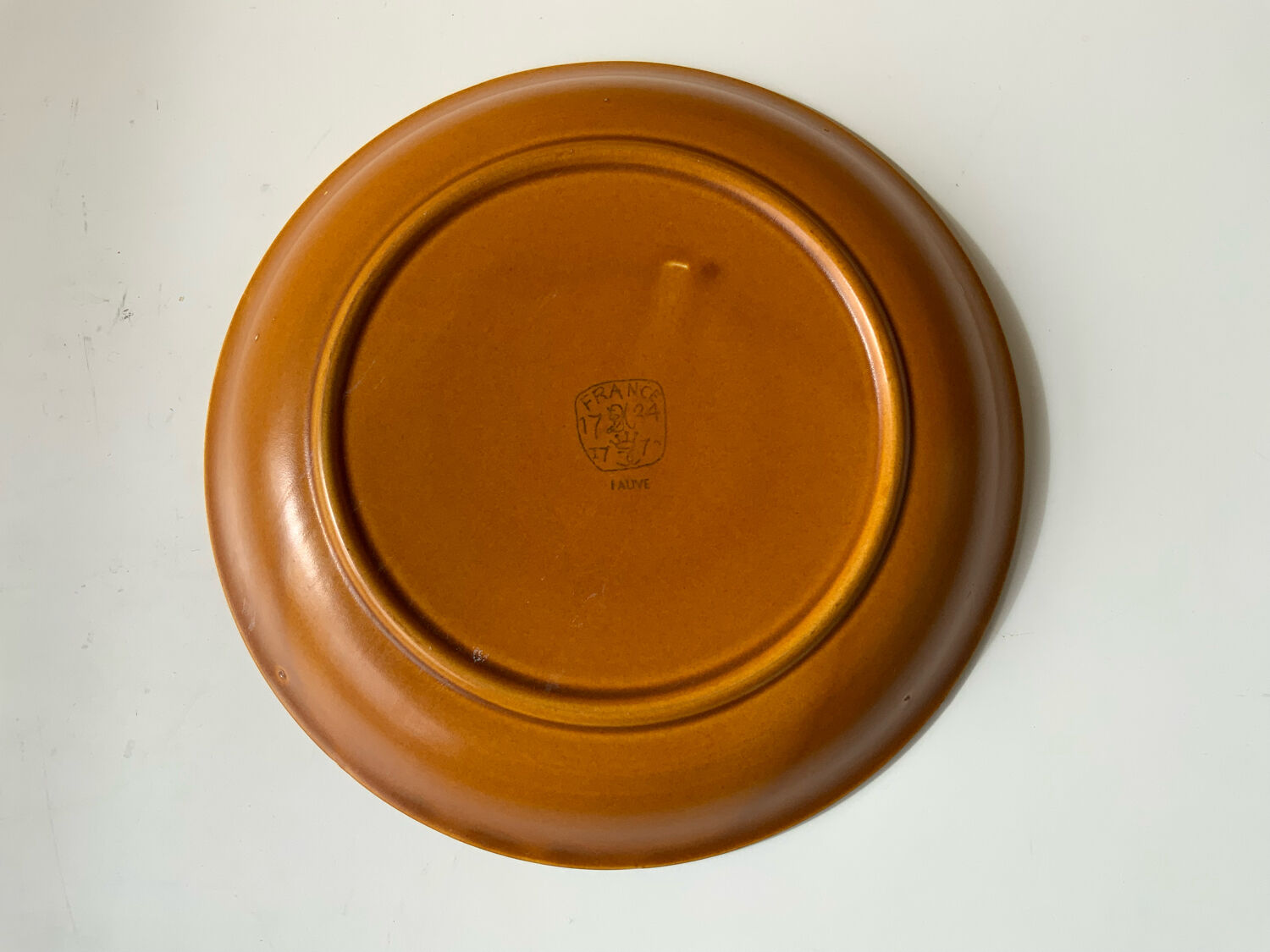 Vintage round dish