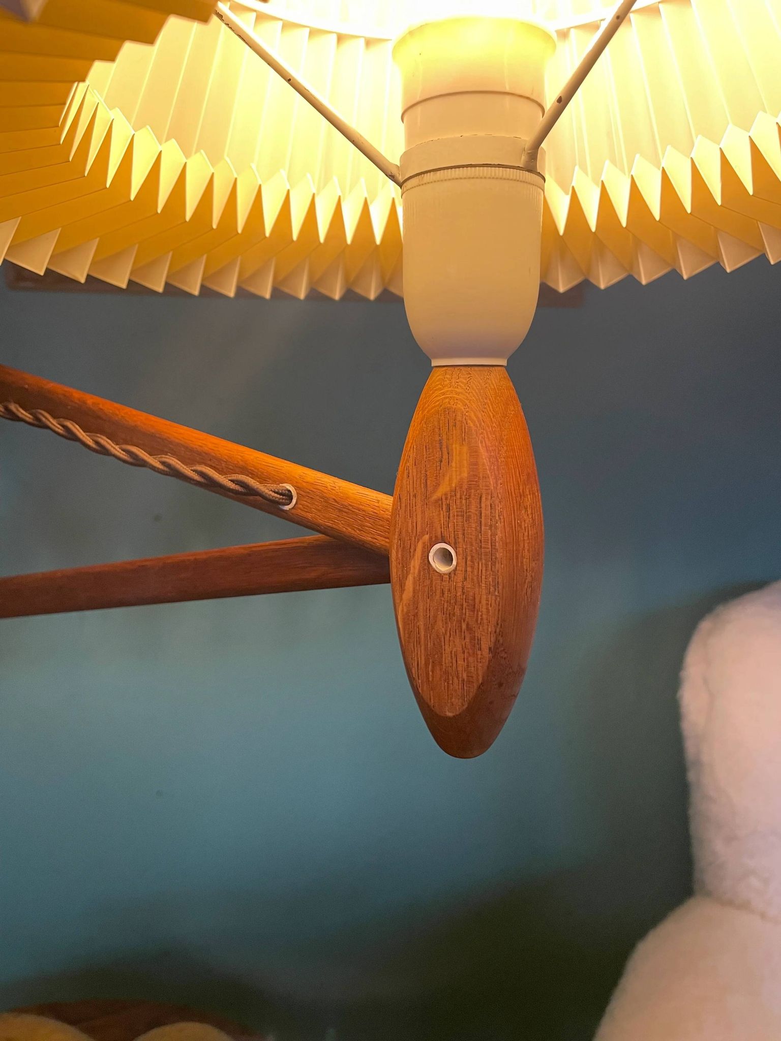 Lampe à ciseaux Le Klint vintage en chêne des années 1960